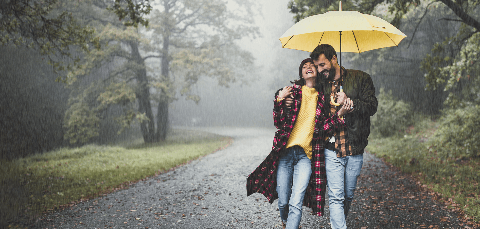 faq-mann-und-frau-im-regen