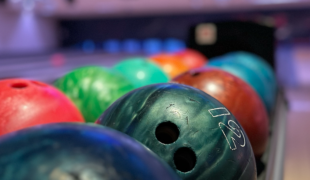 FiNUM. Cares – Bowlingabend für den guten Zweck